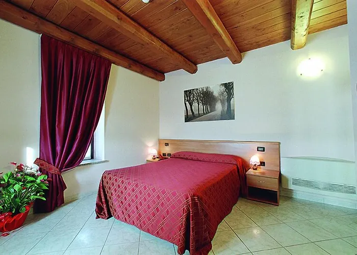 Tenuta Canta מלון 3*